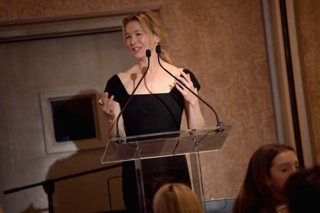 GREENWICH, CT - JUNE 01: Renee Zellweger speaks on stage during the Changemaker Honoree Gala during the Greenwich International Film Festival on June 1, 2017 in Greenwich, Connecticut. (Photo by Ben Gabbe/Getty Images for Greenwich International Film Festival)