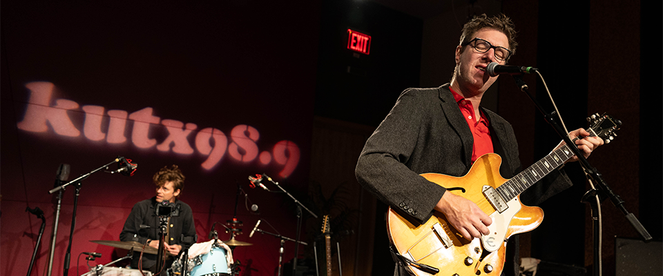 Hamilton Leithauser performs inside KUTX's Studio 1A